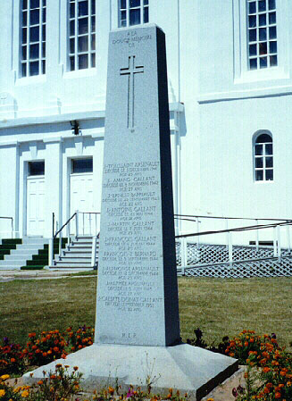 Cenotaph in Egmont Bay